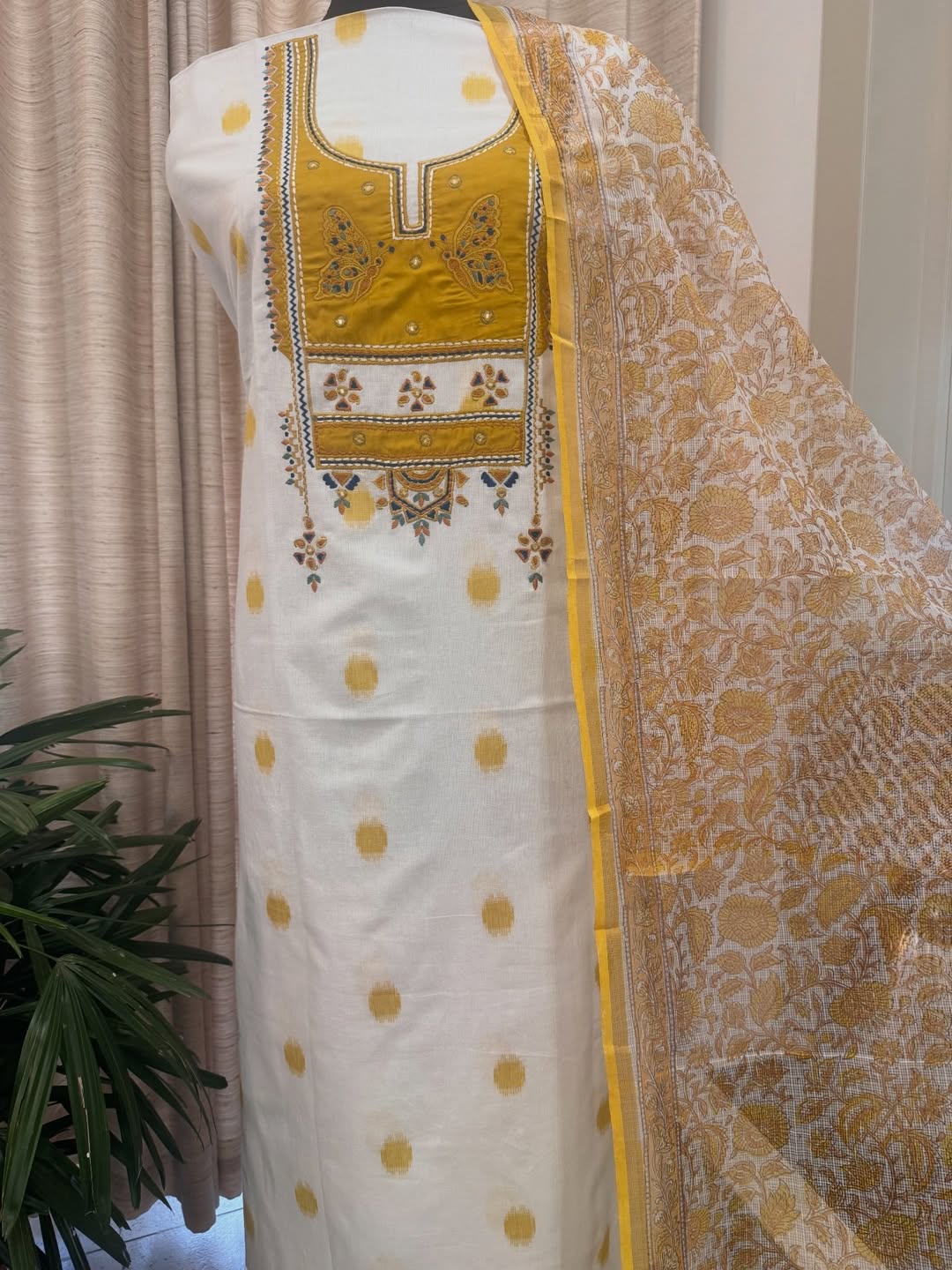 Pure cotton woven kurta with embroidered yoke and sleeve detailing