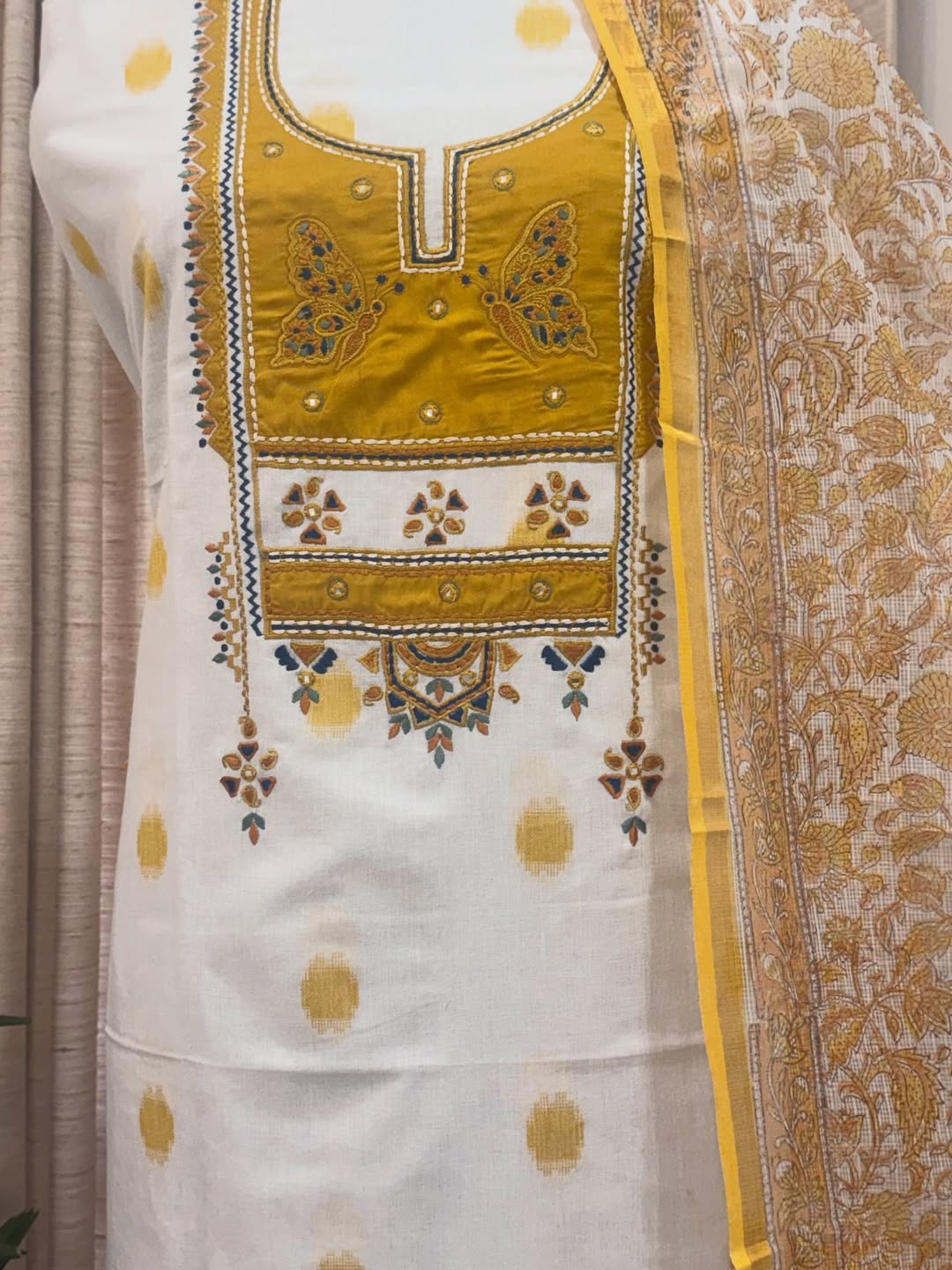 Pure cotton woven kurta with embroidered yoke and sleeve detailing