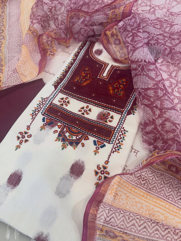 Pure cotton woven kurta with embroidered yoke and sleeve detailing