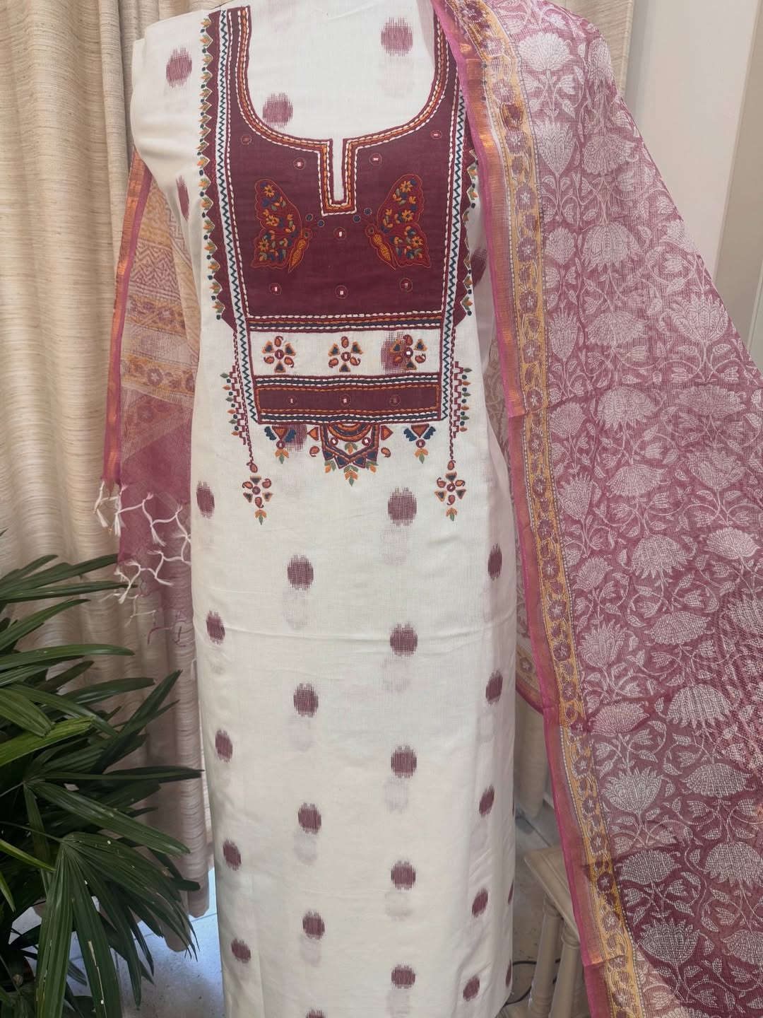 Pure cotton woven kurta with embroidered yoke and sleeve detailing