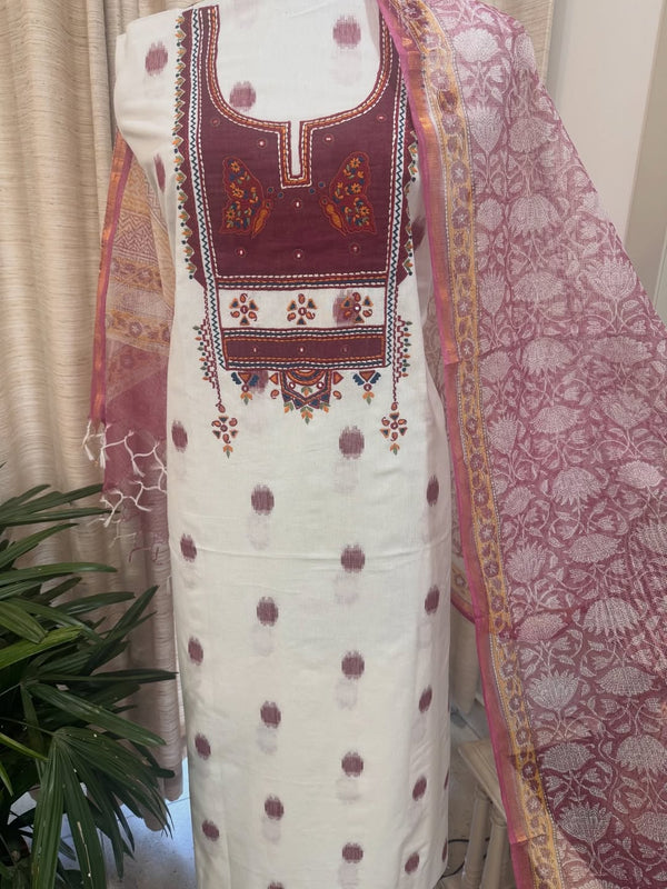Pure cotton woven kurta with embroidered yoke and sleeve detailing