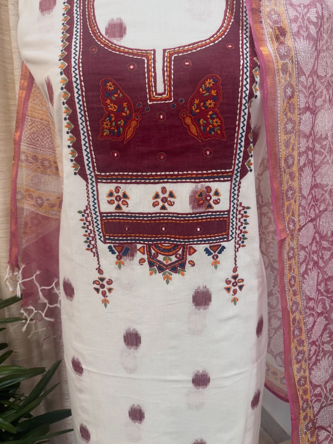 Pure cotton woven kurta with embroidered yoke and sleeve detailing