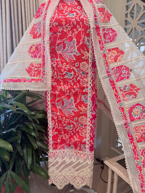 Desginer linen kurta and cotton mul dupatta combined with a plain lower.