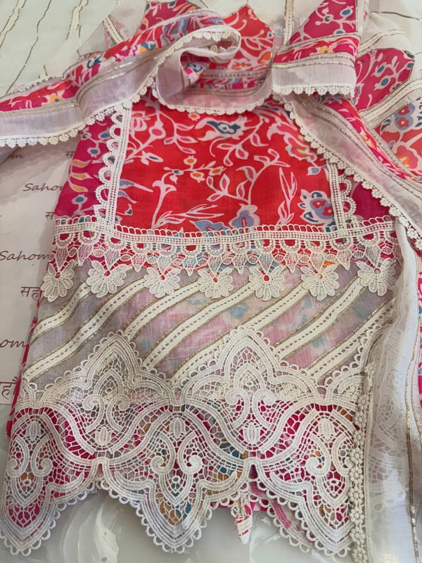 Desginer linen kurta and cotton mul dupatta combined with a plain lower.