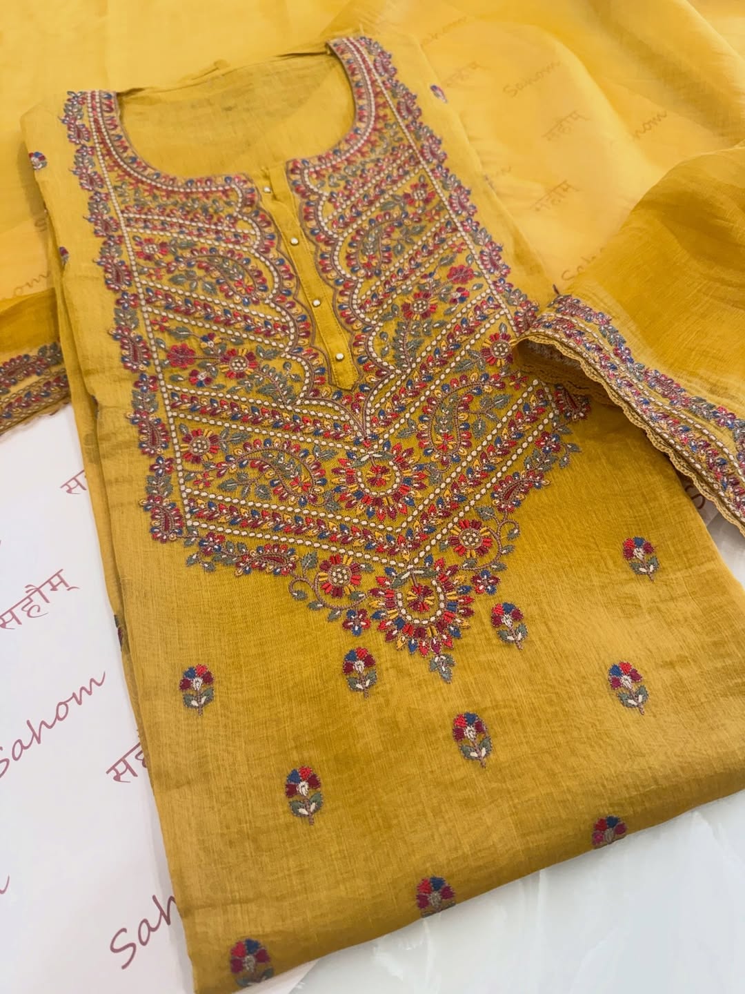 Pure mul chanderi semi stitched kurta and dupatta having beautiful multicoloured embroidery inspire the Kashmiri embroidery art palette.