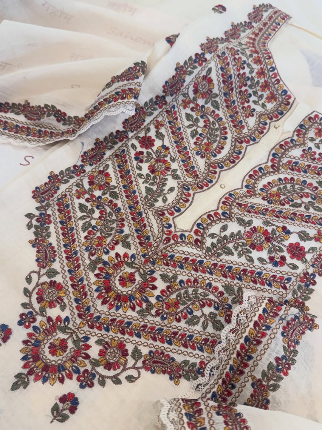 Pure mul chanderi semi stitched kurta and dupatta having beautiful multicoloured embroidery inspire the Kashmiri embroidery art palette.