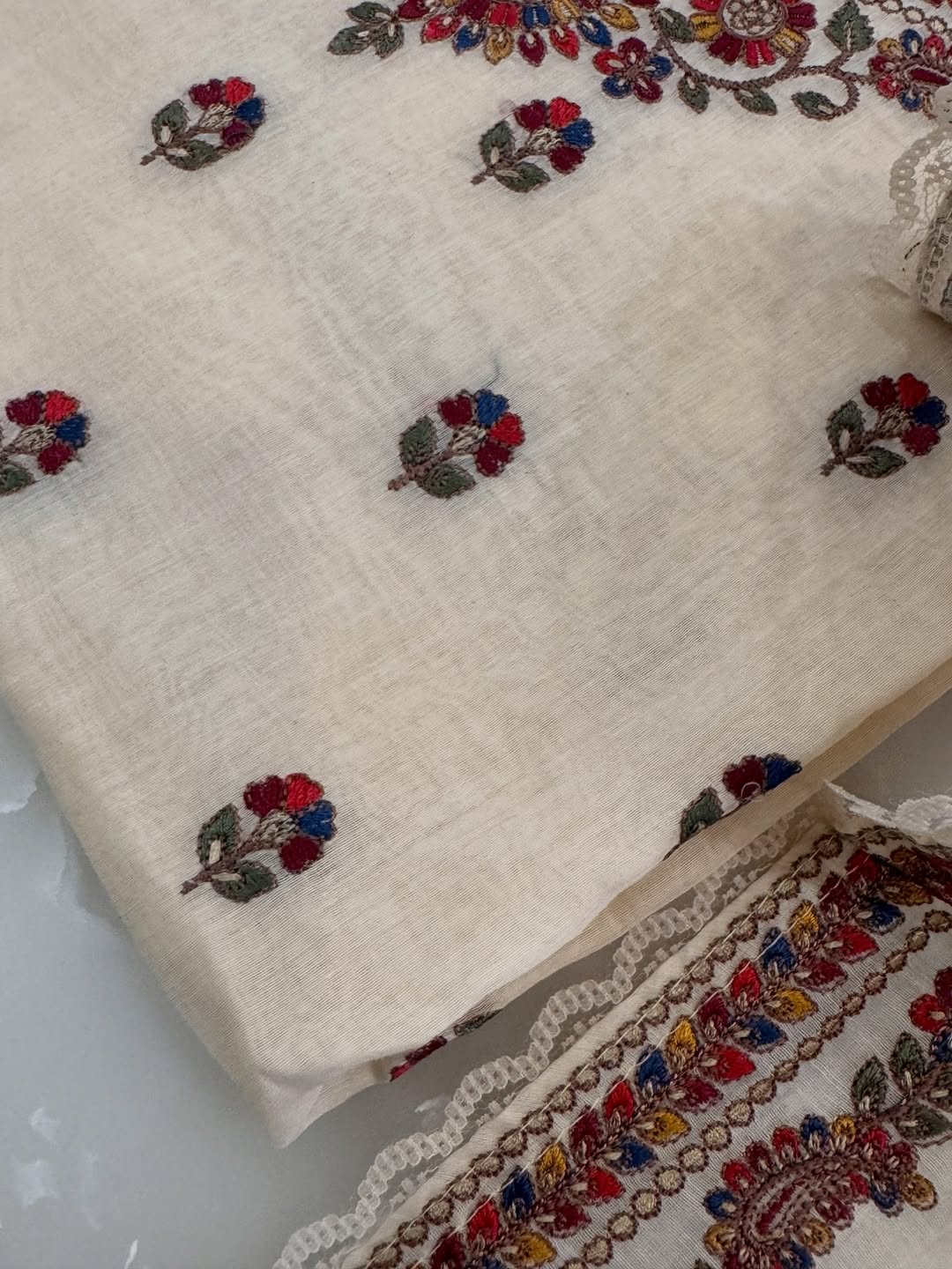 Pure mul chanderi semi stitched kurta and dupatta having beautiful multicoloured embroidery inspire the Kashmiri embroidery art palette.