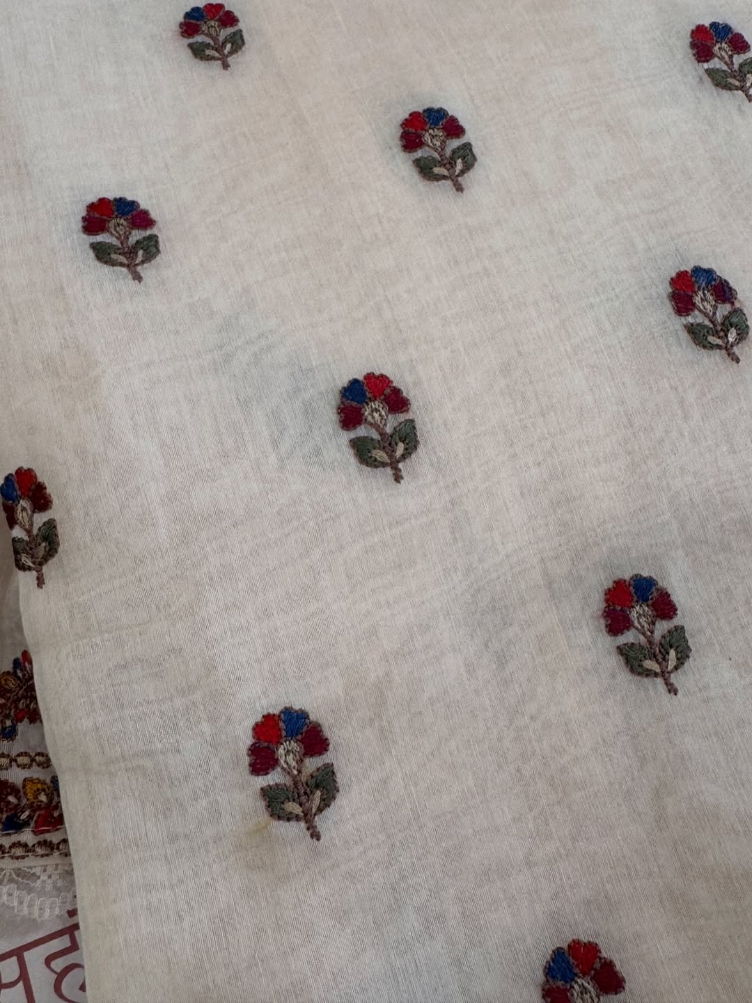 Pure mul chanderi semi stitched kurta and dupatta having beautiful multicoloured embroidery inspire the Kashmiri embroidery art palette.