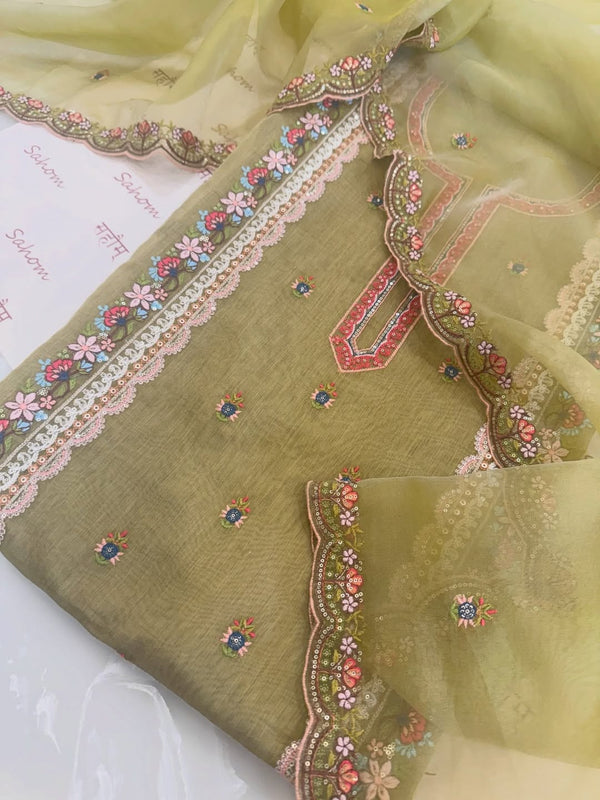 Pure mulchanderi kurta paired with fine organza dupatta