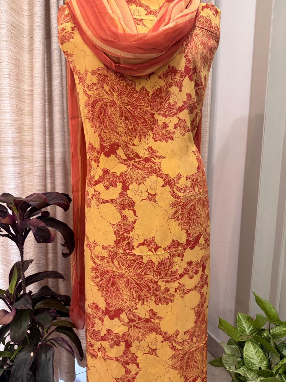 Digitally Printed Fine Crepe Suit Set with Chiffon Dupatta