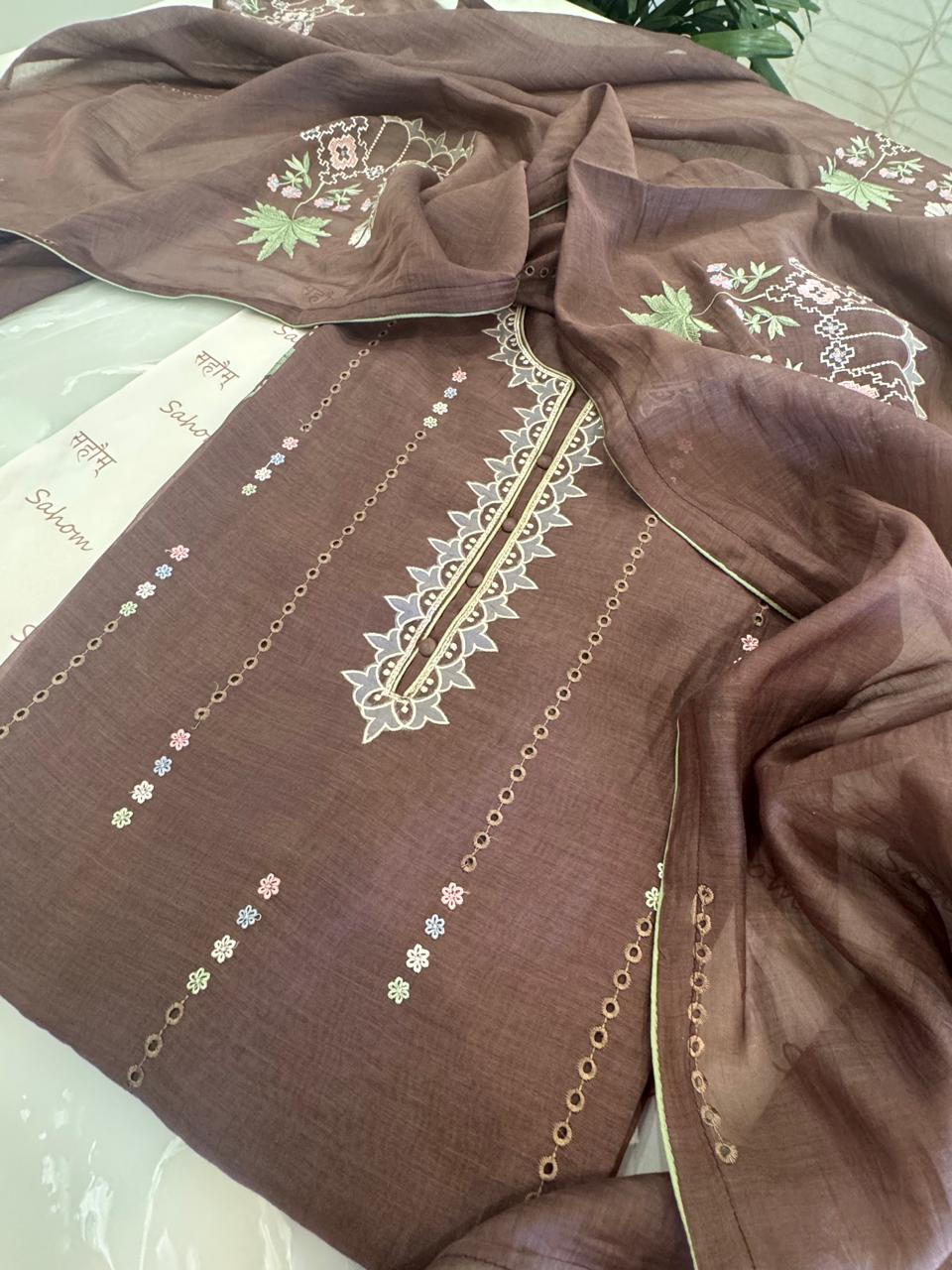 Pure Mul Chanderi Thread & Mirror Work Suit Set
