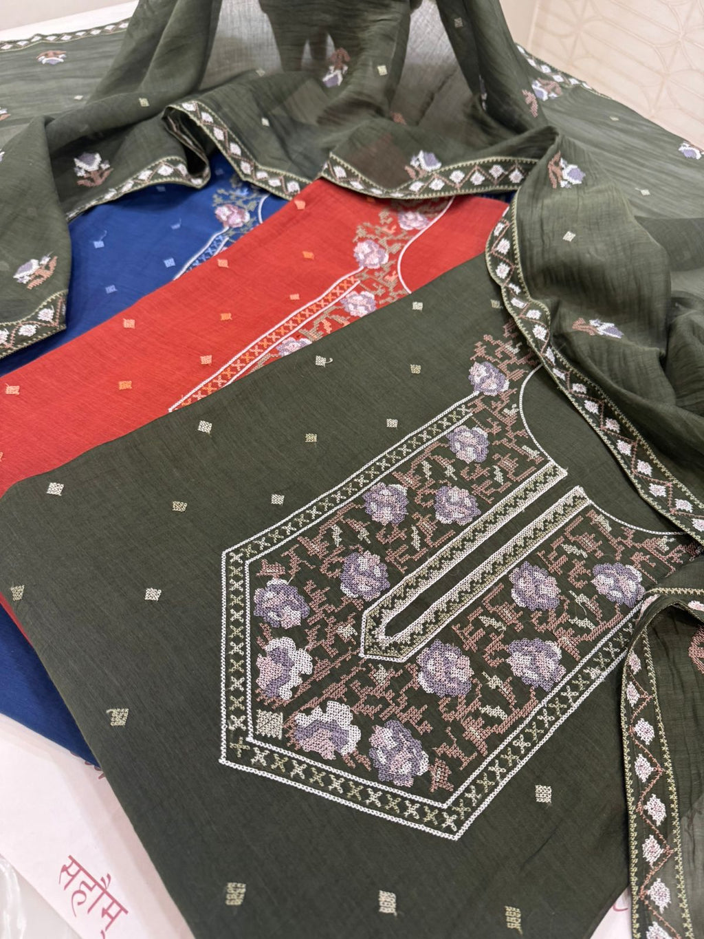 Mul Chanderi Thread Work Suit