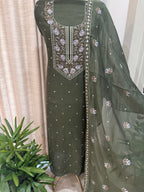 Mul Chanderi Thread Work Suit