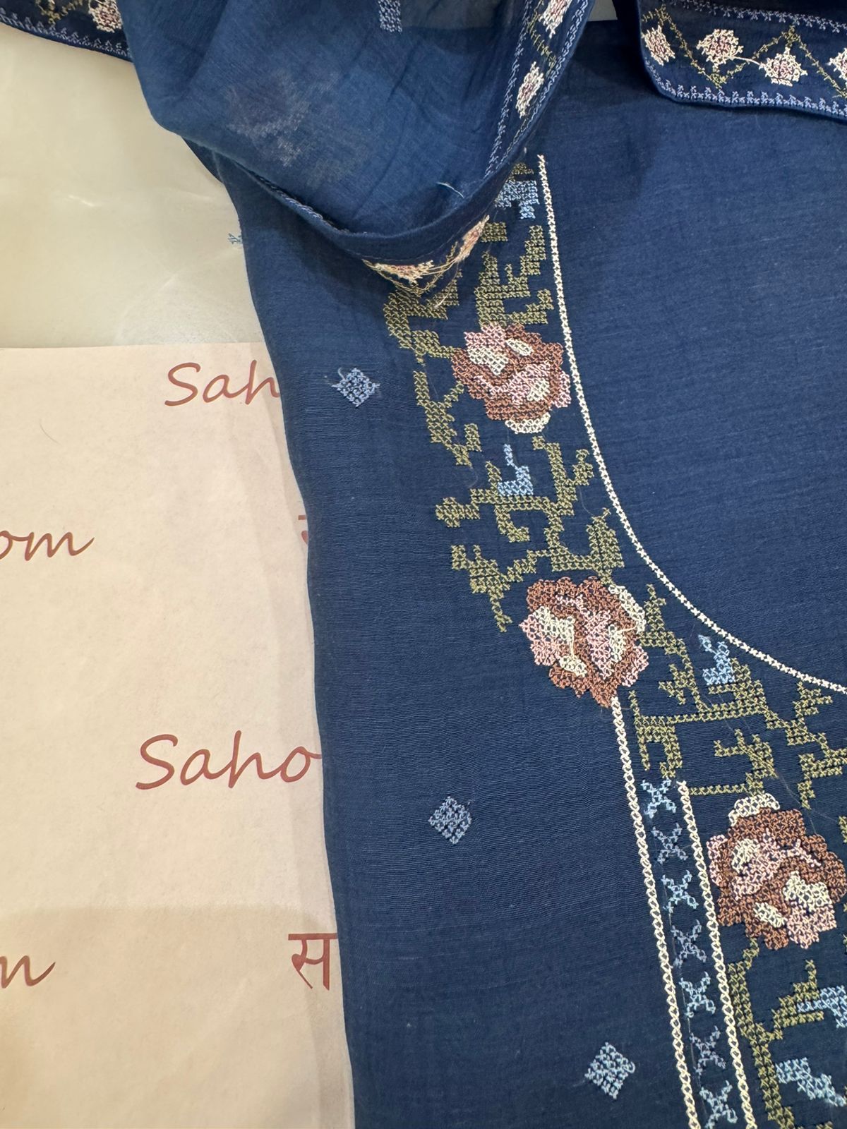 Mul Chanderi Thread Work Suit