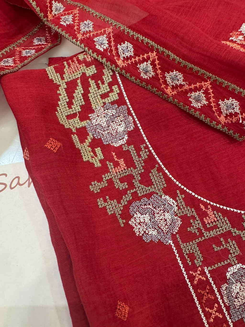 Pure Mul Chanderi Cross Stitch Embroidered Suit Set – Red