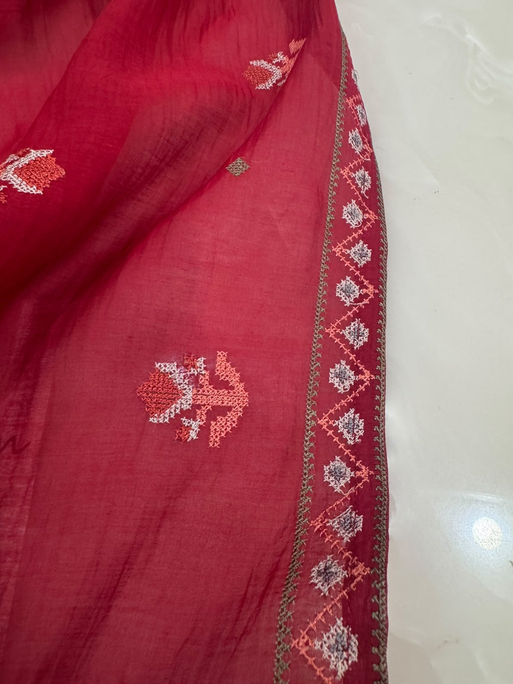 Pure Mul Chanderi Cross Stitch Embroidered Suit Set – Red