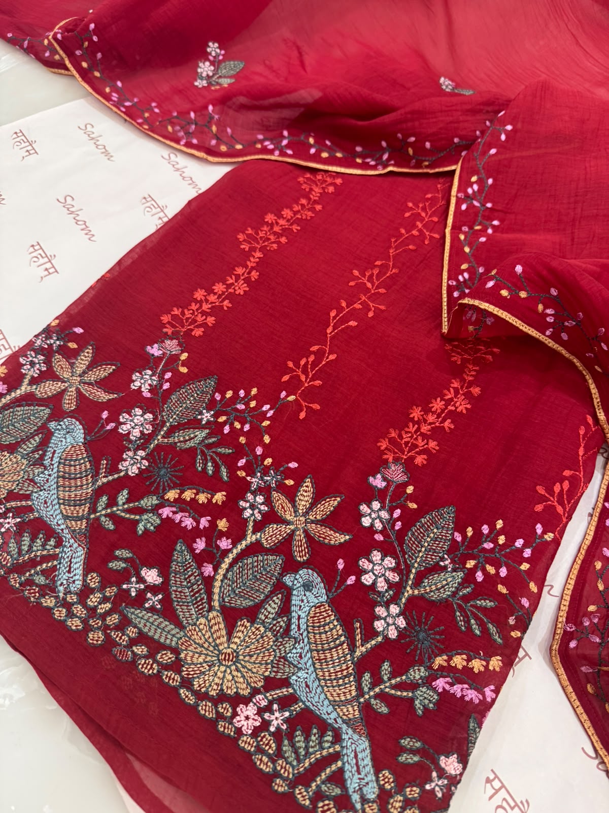 Pure Mul Chanderi Thread Work Embroidered Suit Set – Red