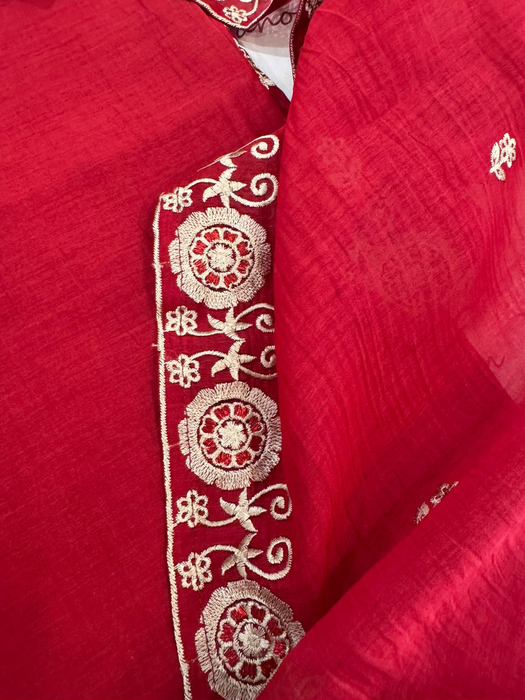 Pure Mul Chanderi Thread Work Embroidered Suit Set – Red