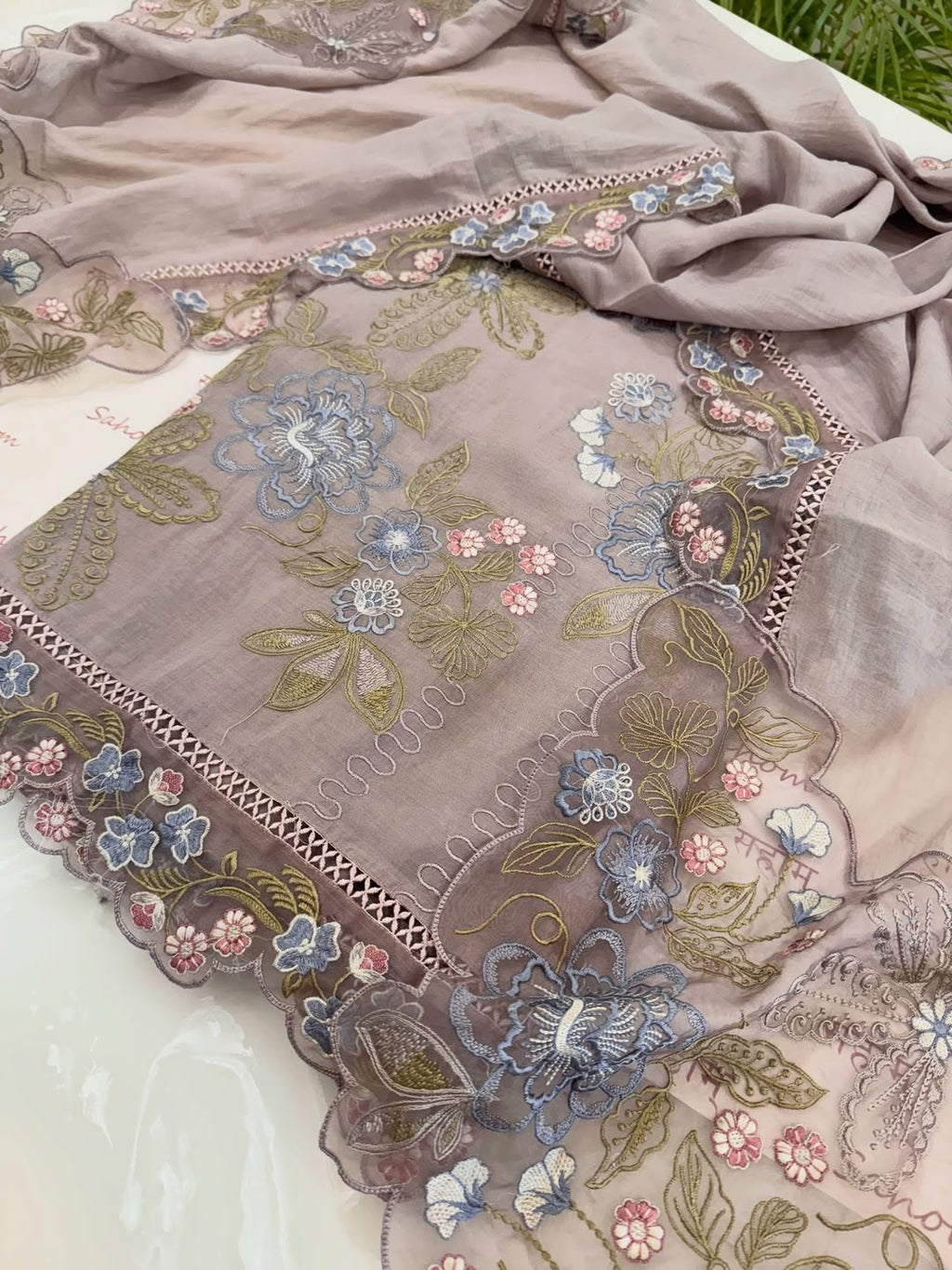 Pure Mul Chanderi Thread & Lace Embroidered Suit Set