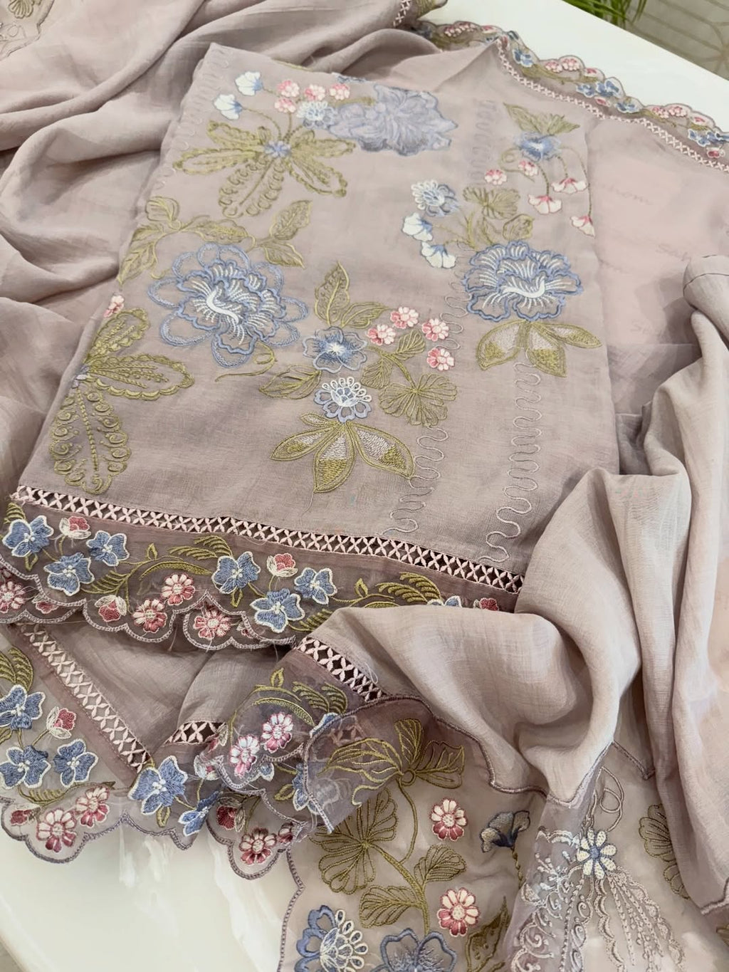 Pure Mul Chanderi Thread & Lace Embroidered Suit Set